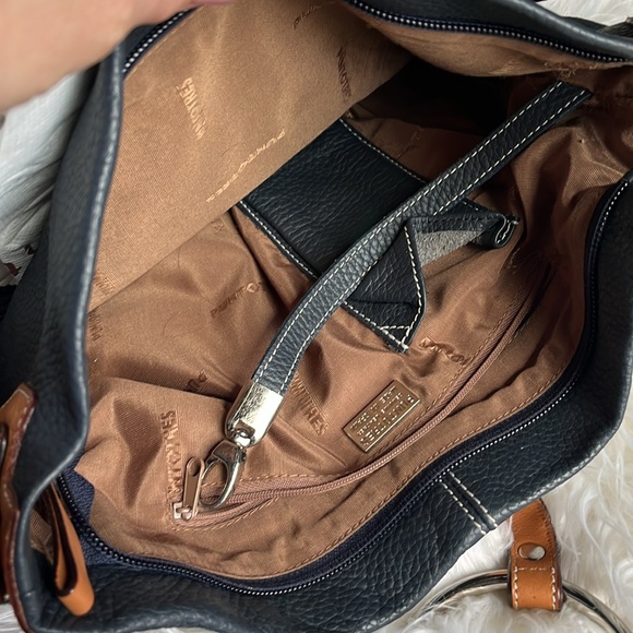 Puntotres Leather Bucket Style Handbag - Picture 7 of 8